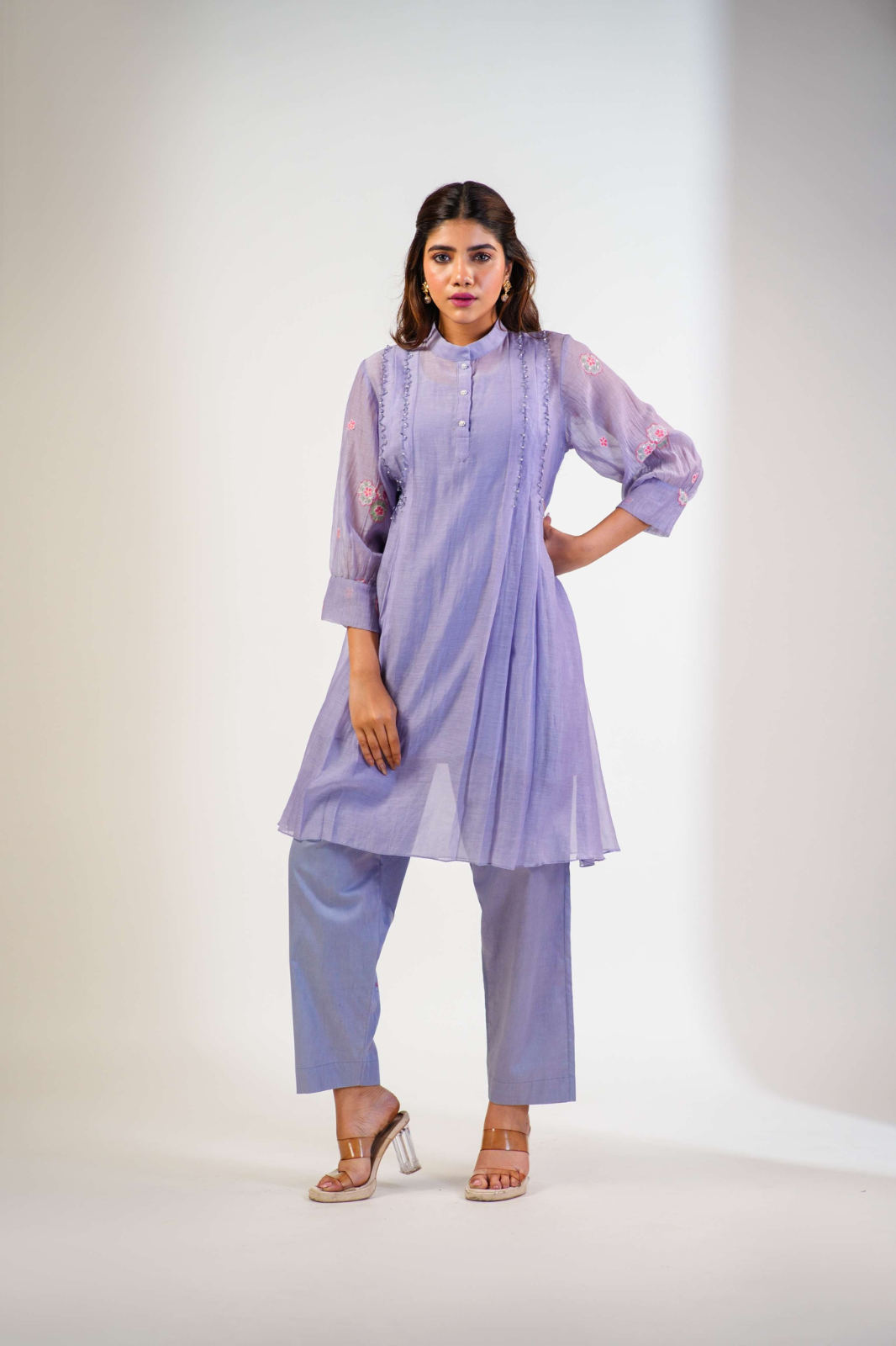 VINA SHORT KURTA SET WITH THREAD DETAILING Main image