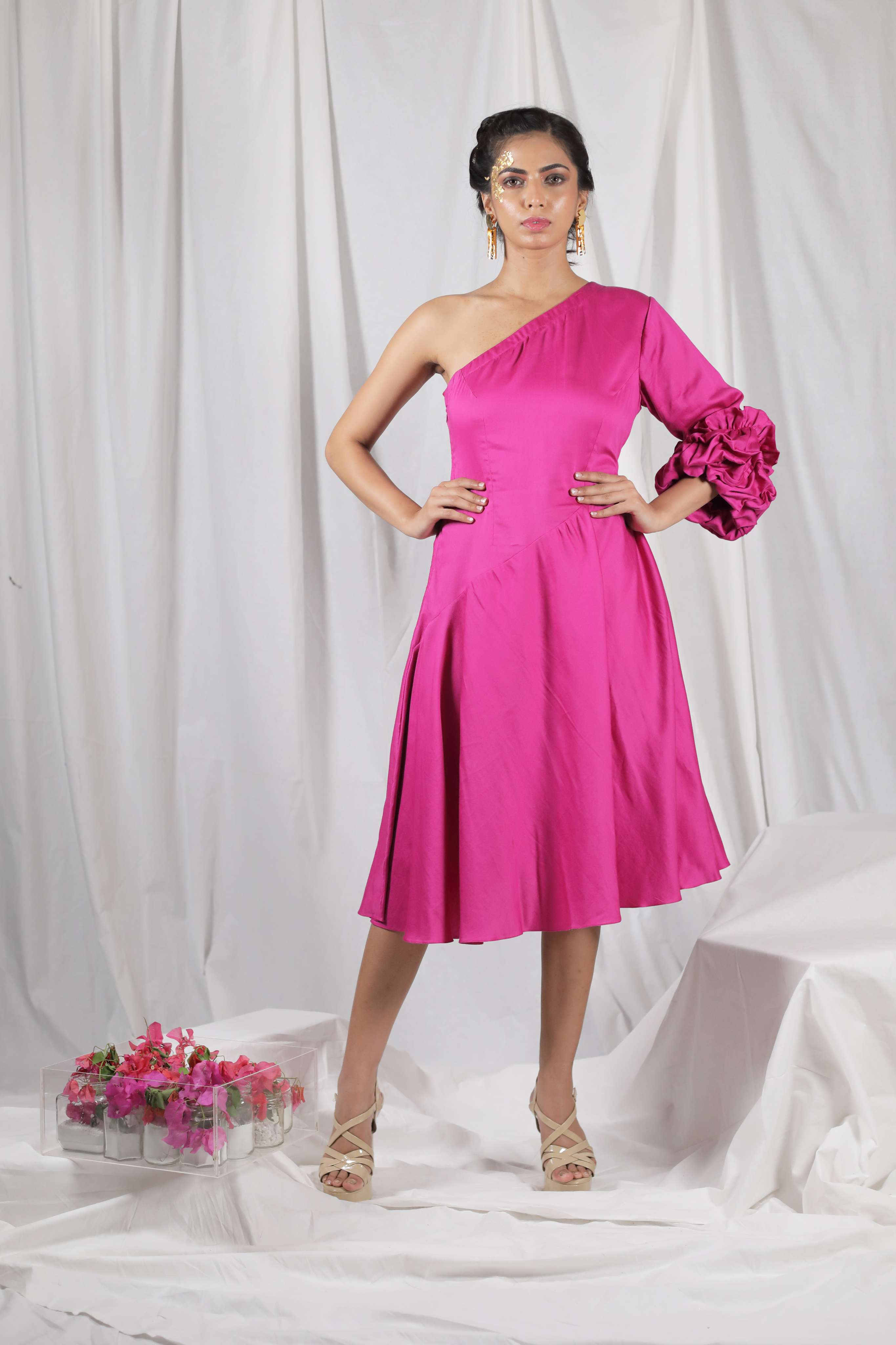 CRUMPLED SLEEVES ONE SHOULDER DRESS