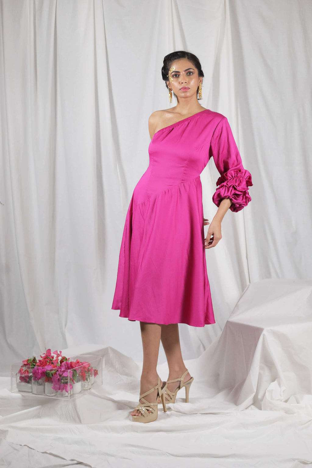 CRUMPLED SLEEVES ONE SHOULDER DRESS