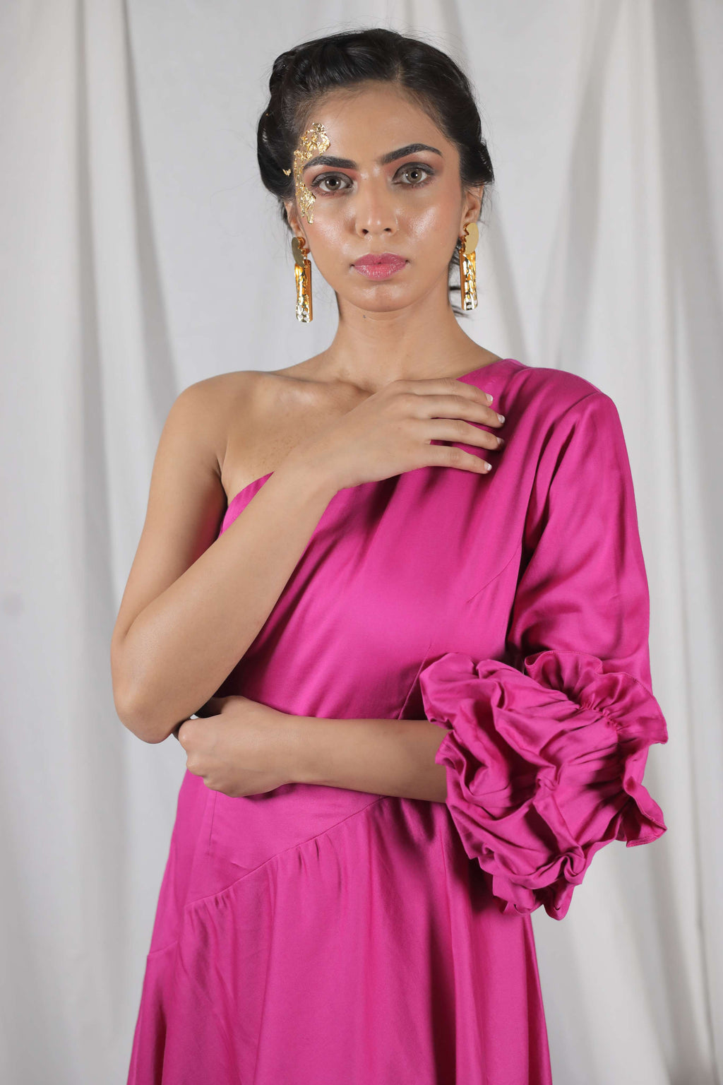 CRUMPLED SLEEVES ONE SHOULDER DRESS